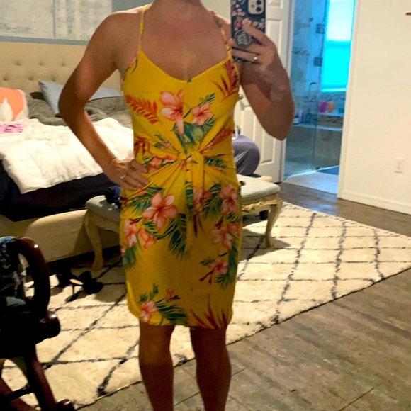 Fun tropical dress - Picture 1 of 3
